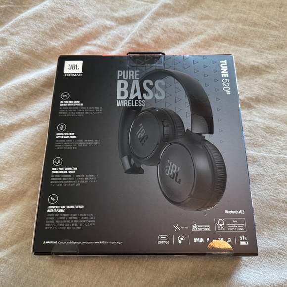 JBL On-Ear Headphones Tune 520BT Wireless - Picture 2 of 2